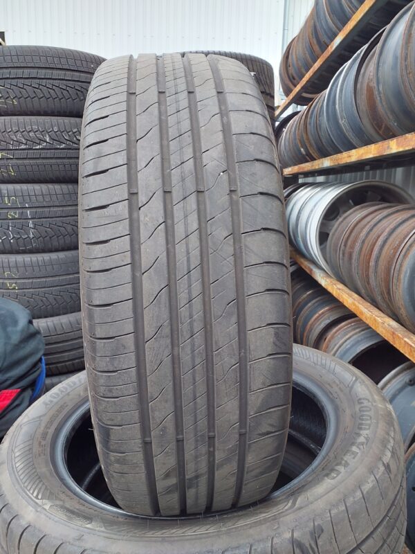 Goodyear Efficientgrip Performance 2 215/55 R 18 99 V | nyári   DOT4322 5.9 mm