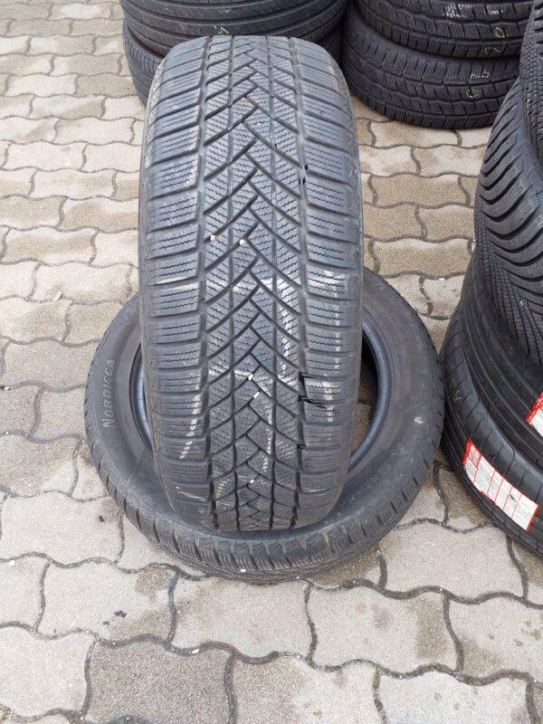 Matador MP93 Nordicca 215/55 R 17 98 V | téli   DOT2721 7.0 mm
