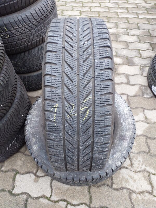 Fulda Conveo Trac 3 235/65 R 16 C 115/113 R | téli   DOT4223 5.6 mm