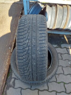 Hankook W320A  SUV 235/50 R 19 103 V | téli   DOT4820 5 mm