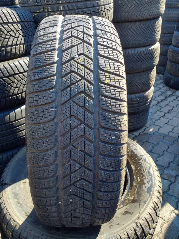 Pirelli Scorpion winter 235/65 R 17 108 H | téli   DOT0317 6.8 mm