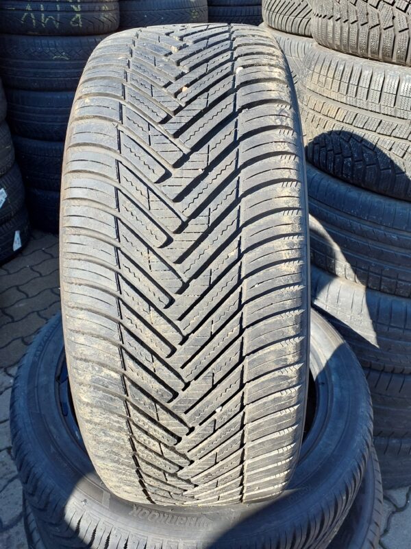 Hankook H750 245/45 R 19 98 W | négyévszakos   DOT1323 6.0 mm