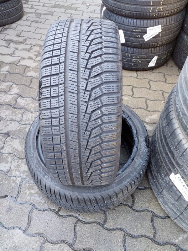 Hankook W320 235/40 R 19 96 V | téli   DOT3217 7.2 mm