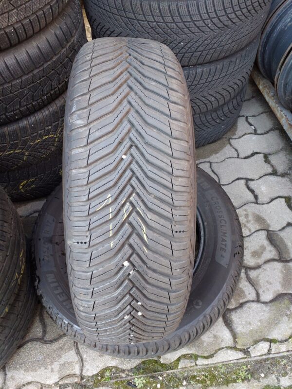 Michelin Crossclimate 2 225/60 R 17 99 V | négyévszakos   DOT5123 5.9 mm