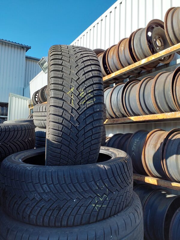 Pirelli Cinturato All Season SF2 205/45 R 17 88 V | négyévszakos   DOT4521 6.0 mm