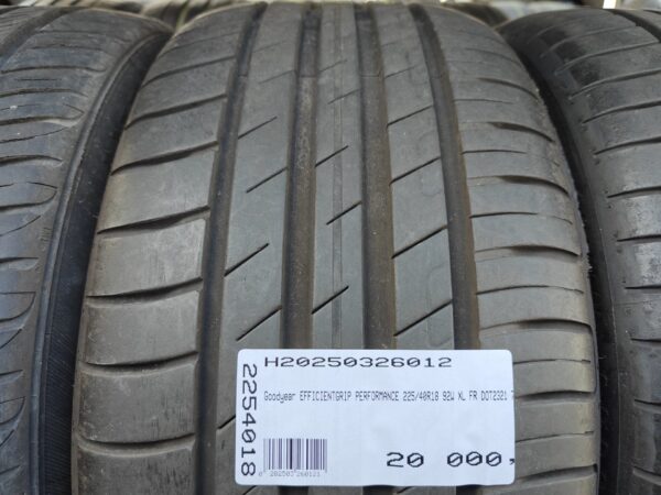 Goodyear Efficientgrip Performance 225/40R18 92 W XL FR Személyautó | Nyári   DOT2321