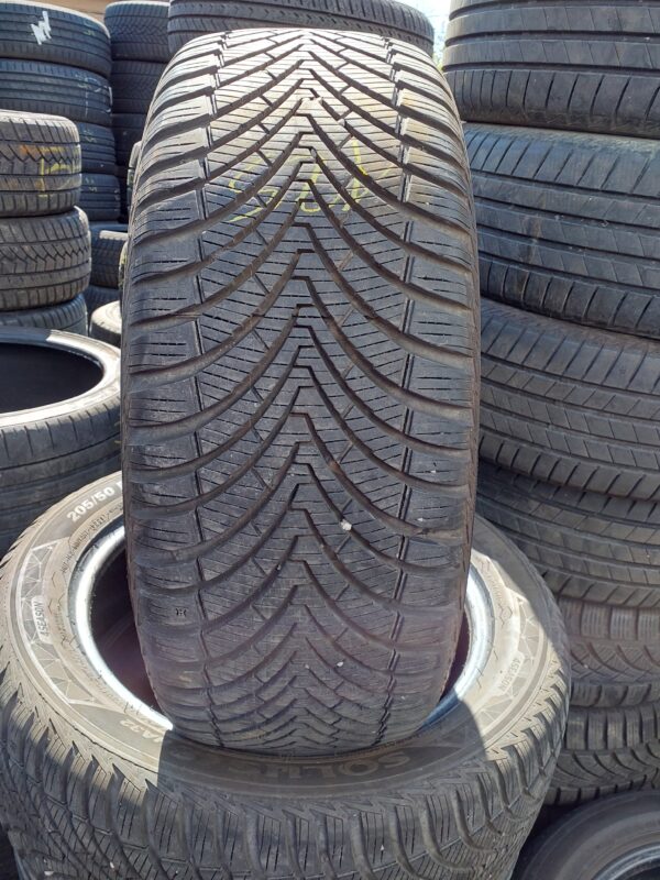 Kumho HA32 Solus 4S 205/50 R 16 87 V | négyévszakos   DOT2823 6.4 mm