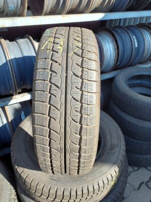 Fortune FSR902 215/65 R 15 C 104/102 T | téli   DOT2323 8.2 mm