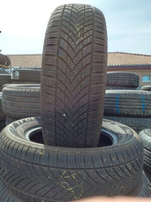 Tracmax All Season 185/60 R 14 82 H | négyévszakos   DOT2224 6.6 mm