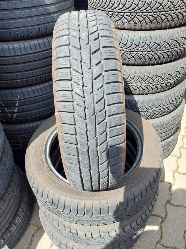 Yokohama V903 175/60 R 16 86 H | téli   DOT3320 6.4 mm