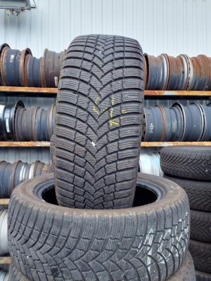 Bridgestone Lm001 225/50 R 17 98 H | téli   DOT2418 6.8 mm