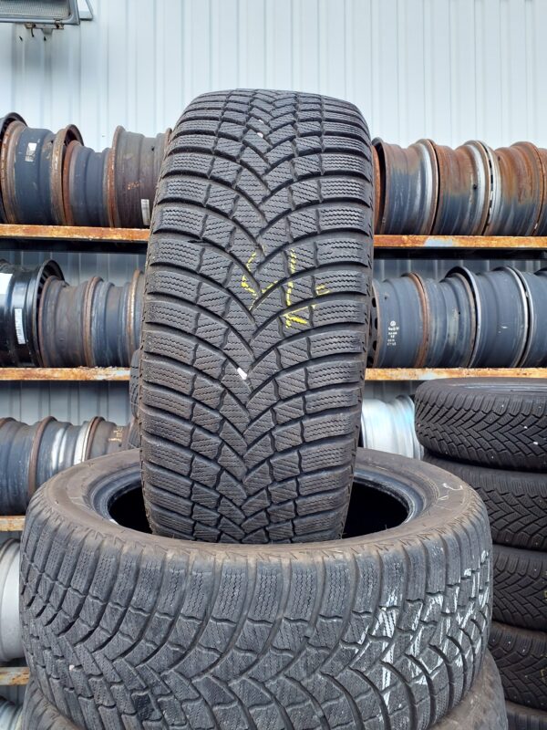 Bridgestone Lm001 225/50 R 17 98 H | téli   DOT2418 6.8 mm