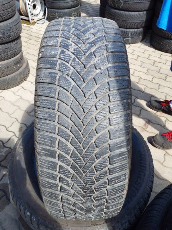 Bridgestone LM005 235/60 R 18 107 V | téli   DOT3821 4.5 mm