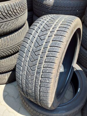 Pirelli Scorpion Winter mo1 285/40 R 22 110 V | téli   DOT3422 6.8 mm