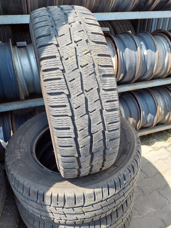 Michelin Agilis Alpin 225/65 R 16 C 112/110 R | téli   DOT2519 7.5 mm
