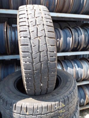 Michelin Agilis Alpin 215/70 R 15 C 109/107 R | téli   DOT4622 7.3 mm