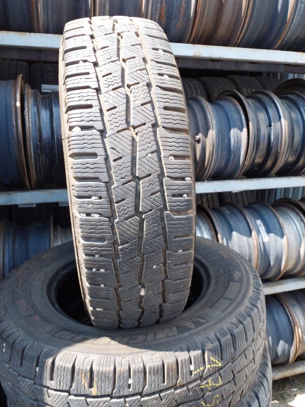 Michelin Agilis Alpin 215/70 R 15 C 109/107 R | téli   DOT4622 7.3 mm