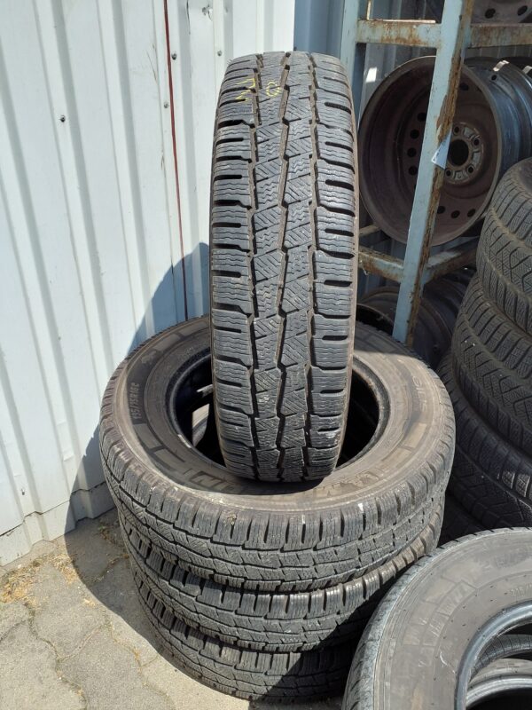 Michelin Agilis Alpin 195/75 R 16 C 107/105 R | téli   DOT3322 6.5 mm