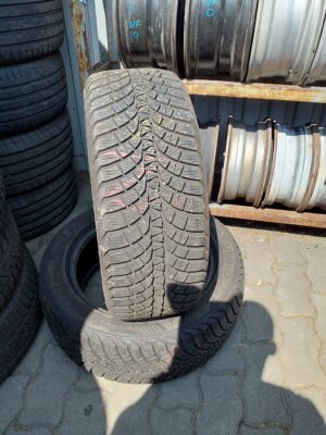 Kumho WP71 225/50 R 17 98 V | téli   DOT2921 7.5 mm