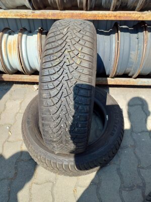 Goodyear UG9 + 205/60 R 16 92 H | téli   DOT3822 7.1 mm