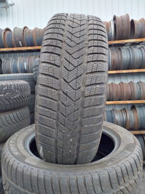 Pirelli SottoZero 3 225/55 R 17 97 H | téli   DOT2123 6.6 mm