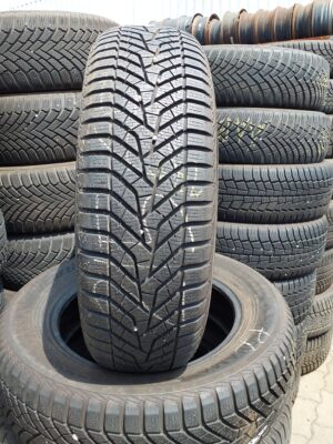 Yokohama BluEarth Winter V905 215/65 R 17 99 V | téli   DOT3120 6.9 mm