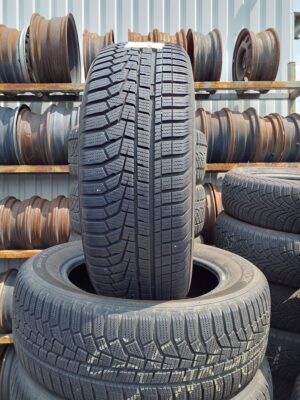Hankook W320 205/60 R 16 92 H | téli   DOT2921 5.9 mm