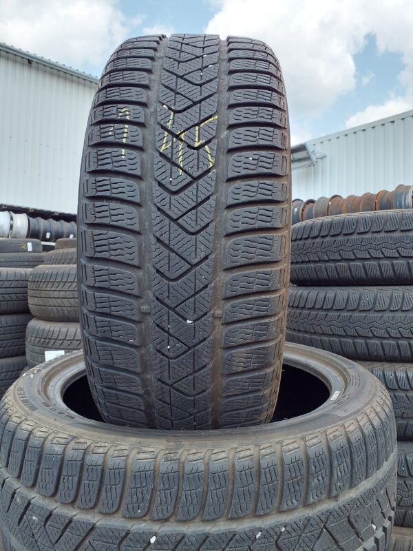 Pirelli SottoZero 3 215/45 R 17 91 H | téli   DOT4021 5.8 mm