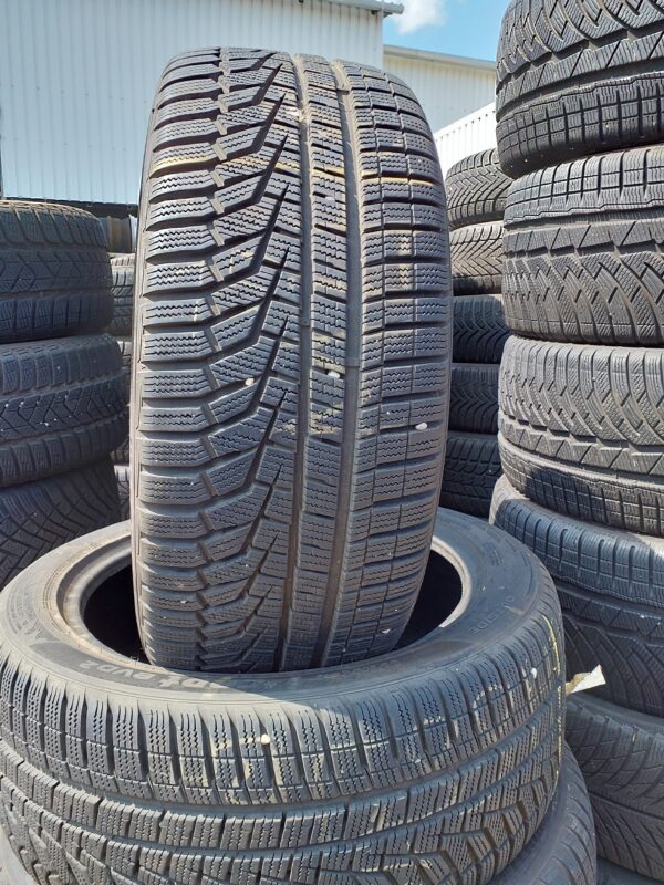 Hankook W320 245/45 R 18 100 V | téli   DOT2719 7 mm