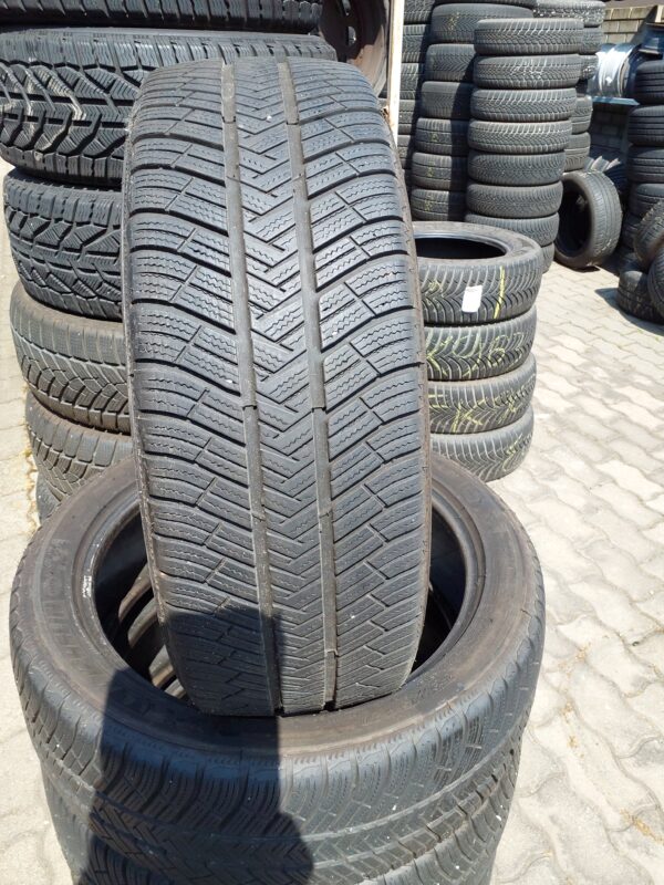 Michelin Pilot Alpin PA4 235/45 R 20 100 W | téli   DOT3419 6.1 mm