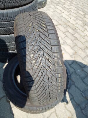 Pirelli Cinturato Winter 2 215/55 R 17 98 V | téli   DOT2523 7.3 mm