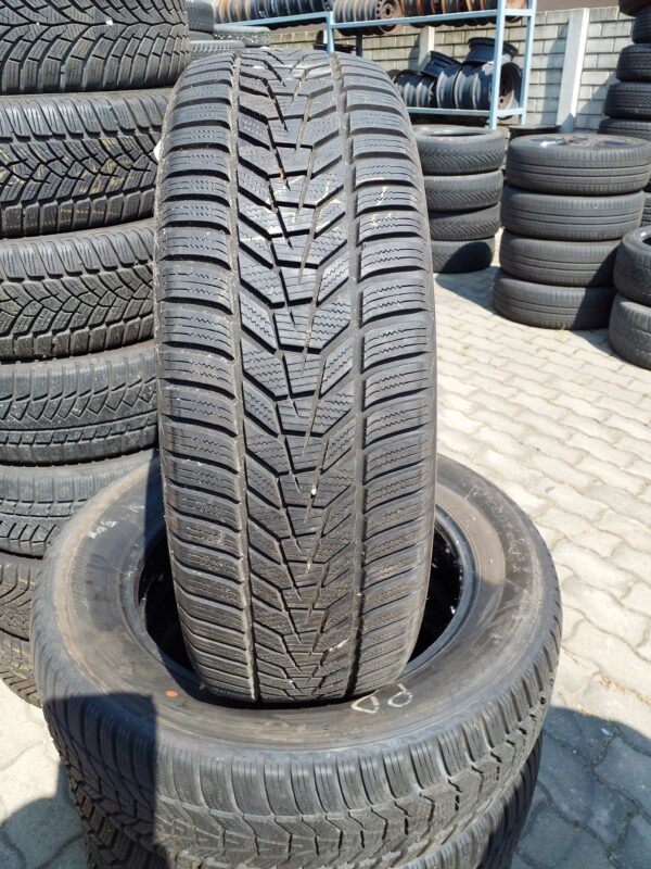 Hankook W330A 235/60 R 18 107 H | téli   DOT3220 6.8 mm