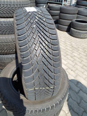 Pirelli Cinturato Winter 205/55 R 16 91 H | téli   DOT3521 7.4 mm