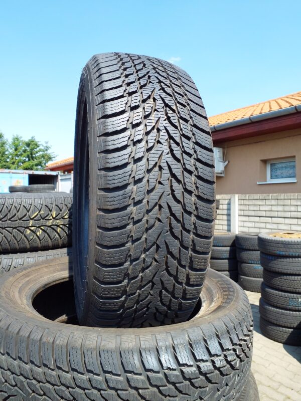 Nokian Snowproof 1 205/55 R 16 91 H | téli   DOT1223 6.7 mm