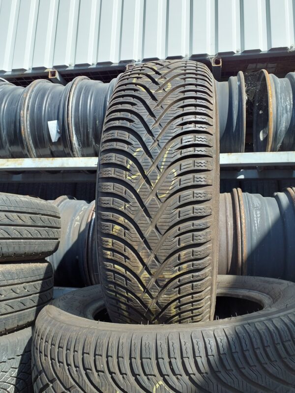 Kleber Krisalp HP3 195/60 R 15 88 T | téli   DOT2823 6.7 mm
