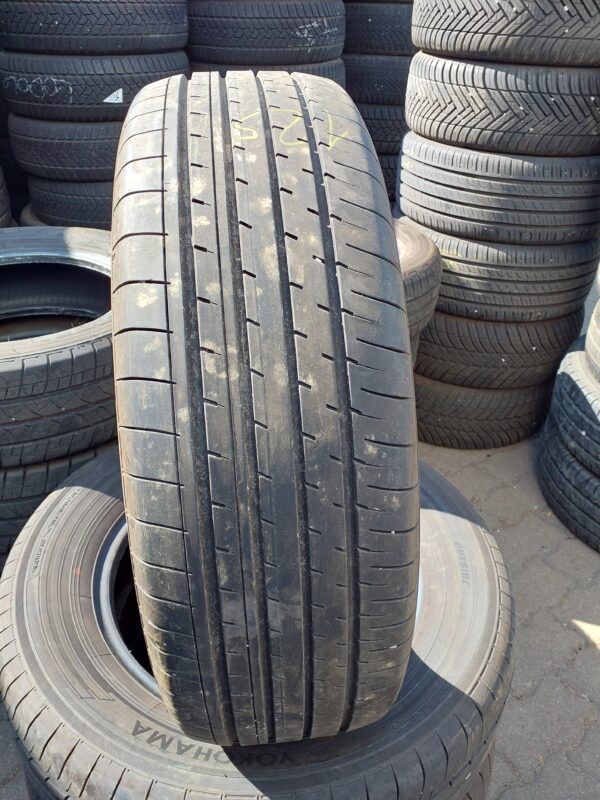 Yokohama BluEarth-XT AE61 215/65 R 16 98 H | nyári   DOT3523 5.2 mm