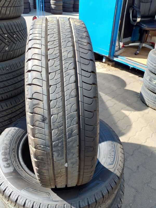 Goodyear Efficientgrip Cargo 195/70 R 15 C 104/102 S | nyári   DOT0420 7.9 mm