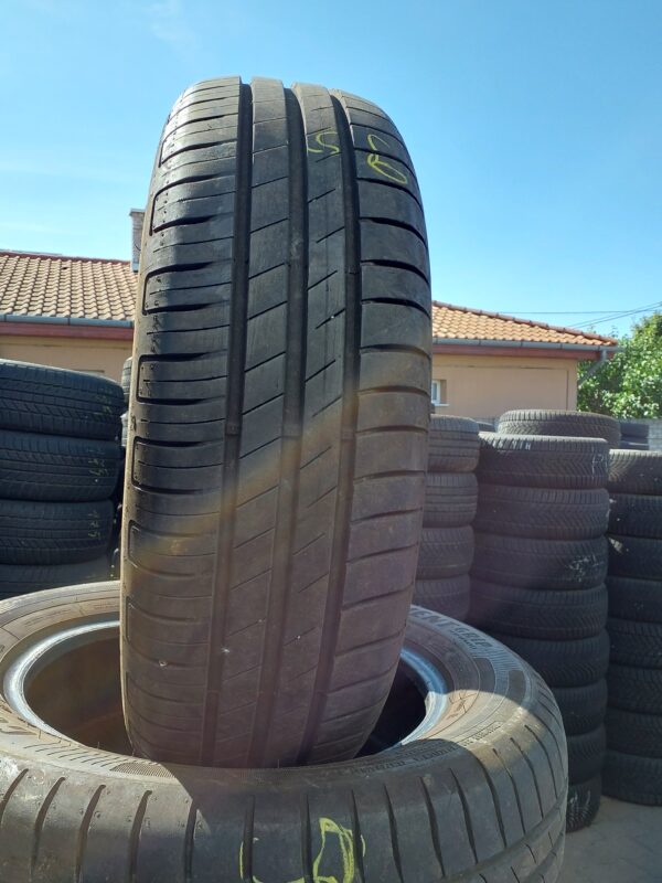 Goodyear Efficientgrip Performance 185/65 R 15 88 H | nyári   DOT4719 6 mm