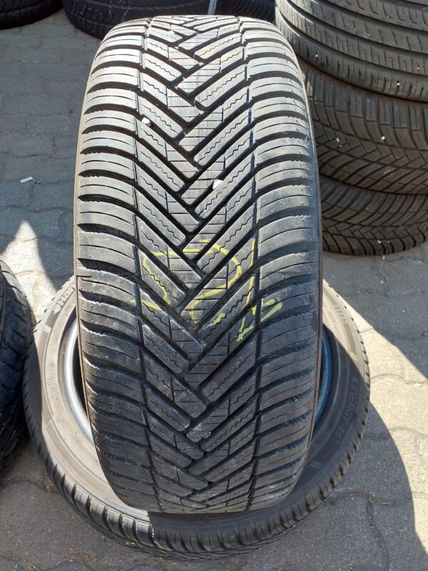 Hankook H750 205/45 R 17 88 V | négyévszakos   DOT3323 6.6 mm