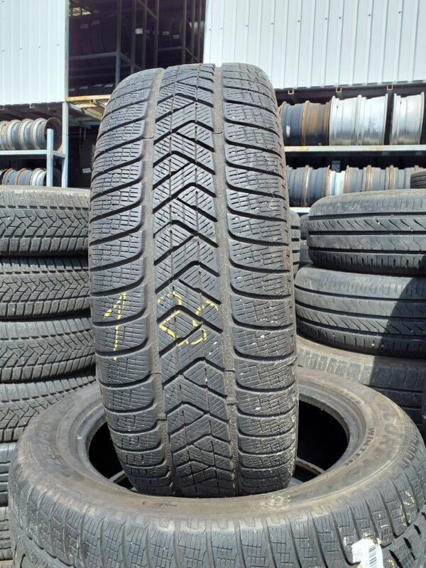 Pirelli Scorpion Winter 235/55 R 19 105 H | téli   DOT4520 6.3 mm