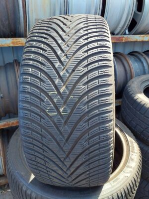 Kleber Krisalp HP3 235/40 R 18 85 V | téli   DOT3819 6.4 mm