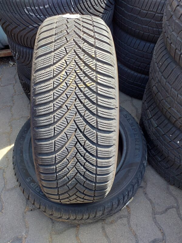 Semperit Speed-Grip 5 215/55 R 17 98 V | téli   DOT3523 7.3 mm