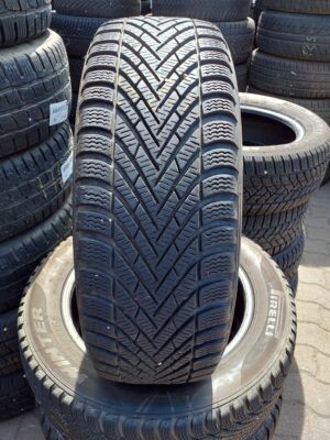 Pirelli Cinturato Winter 205/55 R 16 91 H | téli   DOT1818 6.4 mm