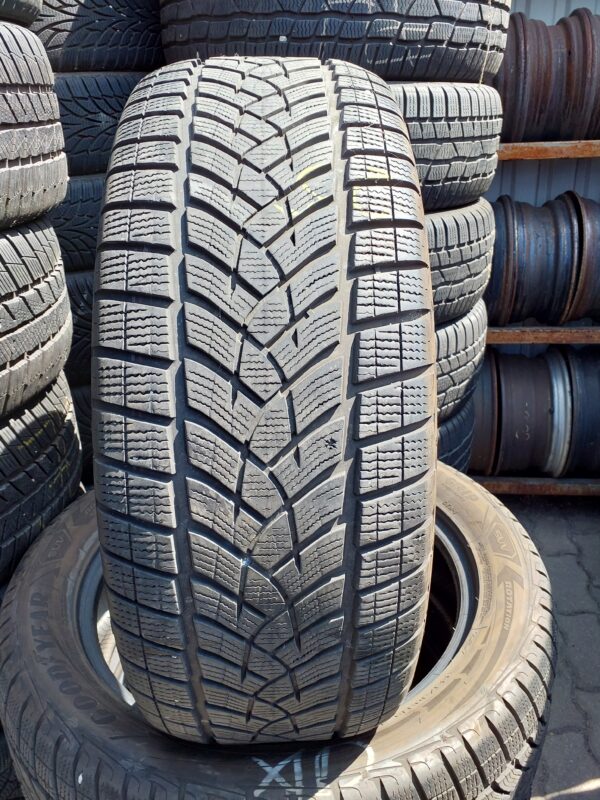 Goodyear UG Performance Gen-1 245/50 R 19 105 V | téli   DOT4721 5.3 mm