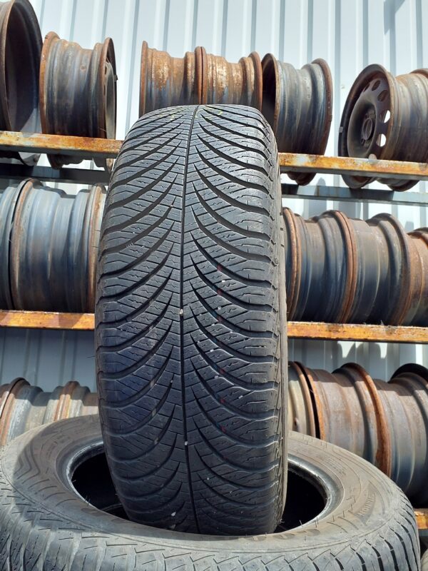 Goodyear Vector 4Season Gen-2 185/65 R 15 88 V | négyévszakos   DOT4421 5.9 mm