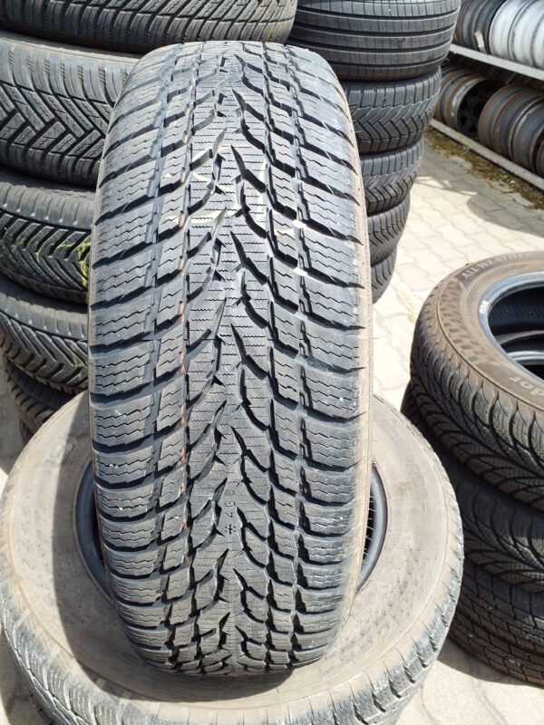 Nokian WR Snowproof 185/65 R 15 88 T | téli   DOT3220 7.5 mm