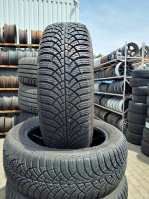 Goodyear UG9 + 185/55 R 15 82 T | téli   DOT2219 6.5 mm