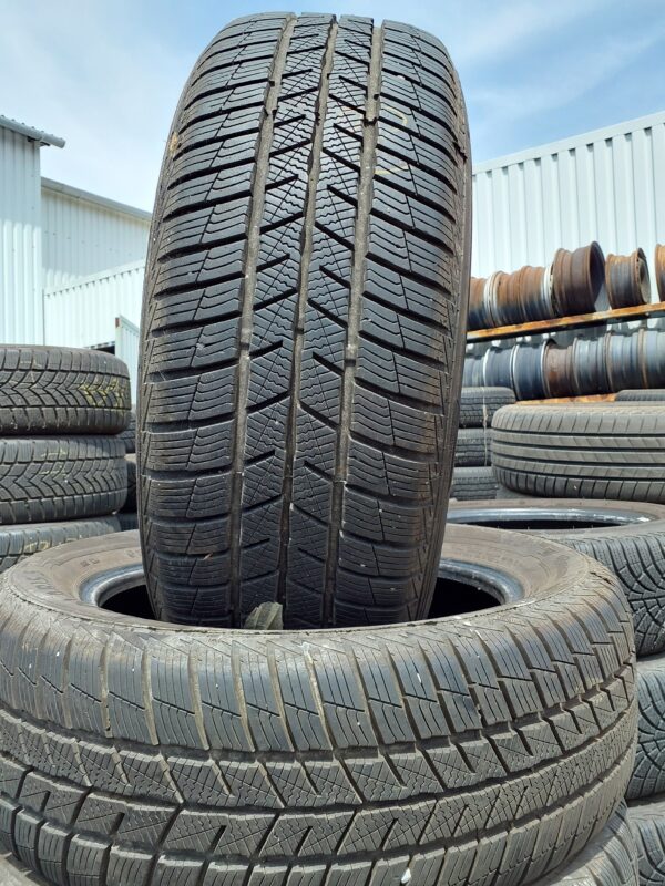 Barum Polaris 5 215/55 R 17 98 V | téli   DOT3521 7.8 mm