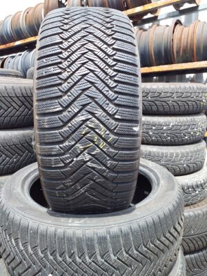 Laufenn LW31 235/45 R 17 97 V | téli   DOT2618 6.6 mm