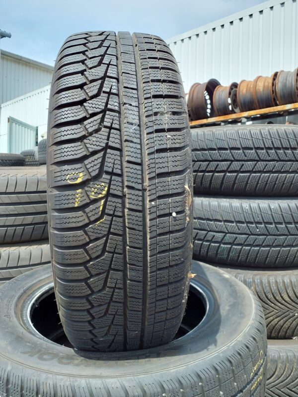 Hankook W320 185/65 R 15 92 H | téli   DOT1719 6.3 mm